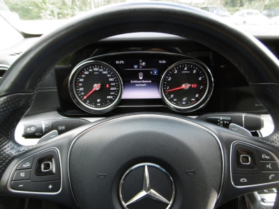 Mercedes-Benz E 200 Aut. Exclusive Leder  Nav LED CAM PDC EGSD