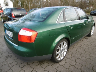 Audi A4 2.0 Automatik Klimaaut.,Sitzheizung 18" LM
