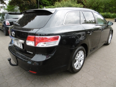 Toyota Avensis 2.0 D-4D Combi Life Navi Kamera PDC AHK