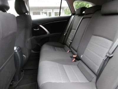 Toyota Avensis 2.0 D-4D Combi Life Navi Kamera PDC AHK