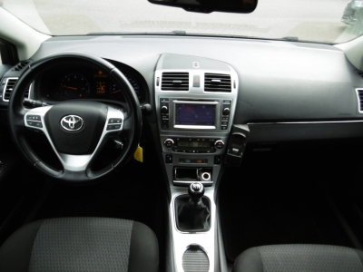 Toyota Avensis 2.0 D-4D Combi Life Navi Kamera PDC AHK