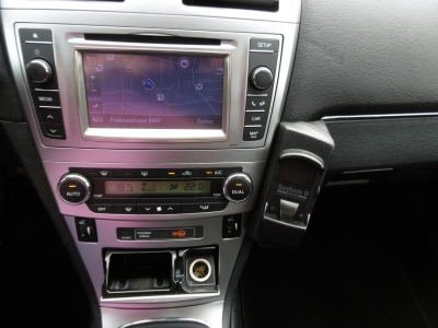 Toyota Avensis 2.0 D-4D Combi Life Navi Kamera PDC AHK
