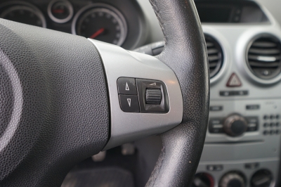 Opel Corsa D 1.2 Satellite |HU/AU NEU| |Bremsen NEU|