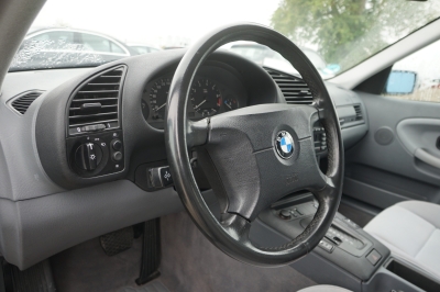 BMW 328i Automatik |1.Hand| |Klimaauto.| |Sitzheiz.|