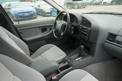 BMW 328i Automatik |1.Hand| |Klimaauto.| |Sitzheiz.|