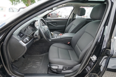 BMW 520d Touring |Panorama| |Bi-Xenon| |PDC vo+hi|