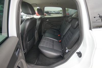 Ford Kuga 2.0 TDCi Titanium 4x4 |8-fach Aluräder|
