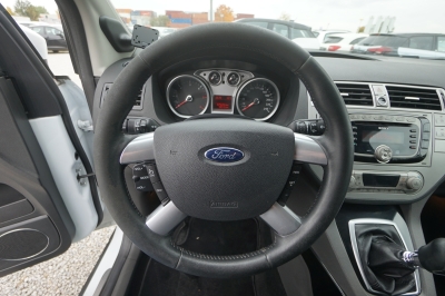 Ford Kuga 2.0 TDCi Titanium 4x4 |8-fach Aluräder|