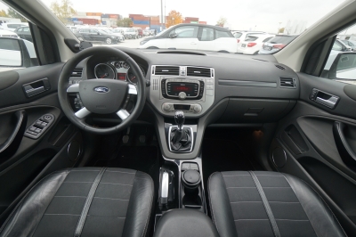 Ford Kuga 2.0 TDCi Titanium 4x4 |8-fach Aluräder|