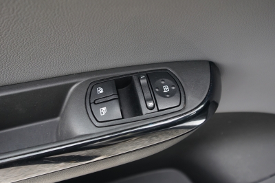 Opel Corsa E 1.4 Innovation |KD lückenlos| |Bi-Xenon|