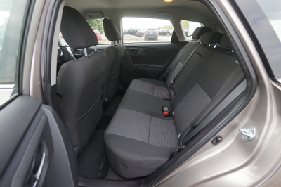 Toyota Auris 1.6 Life+ |8-fach bereift| |Kamera| |AHK|