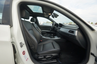 BMW 320i M Sport |Keyless| |Leder| |GlasSchiebed.|