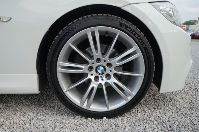 BMW 320i M Sport |Keyless| |Leder| |GlasSchiebed.|
