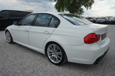 BMW 320i M Sport |Keyless| |Leder| |GlasSchiebed.|