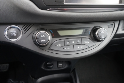Toyota Yaris 1.33 VVT-i Comfort CVT-Automatik |Navi|