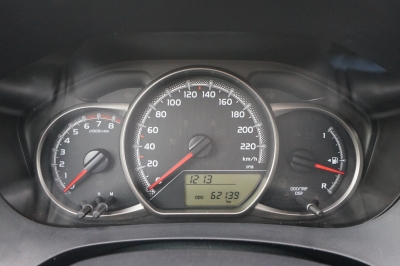 Toyota Yaris 1.33 VVT-i Comfort CVT-Automatik |Navi|