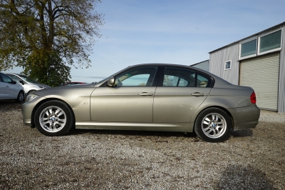 BMW 318d Limousine |8-fach bereift| |Tempomat| |PDC|
