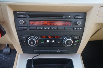 BMW 318d Limousine |8-fach bereift| |Tempomat| |PDC|