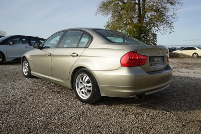 BMW 318d Limousine |8-fach bereift| |Tempomat| |PDC|