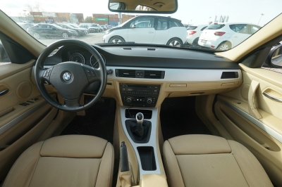 BMW 318d Limousine |8-fach bereift| |Tempomat| |PDC|