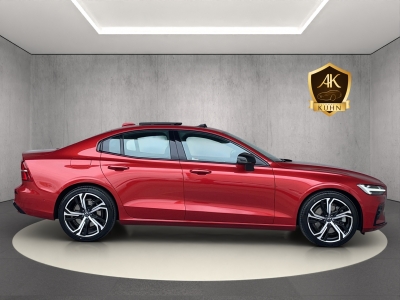 Volvo S60 ULTIMATE DARK*AWD*360° KAMERA*LED*HARMAN*