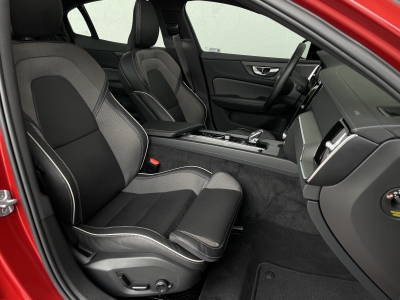 Volvo S60 ULTIMATE DARK*AWD*360° KAMERA*LED*HARMAN*