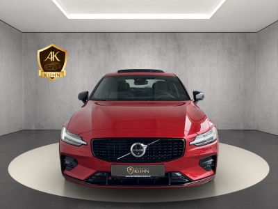 Volvo S60 ULTIMATE DARK*AWD*360° KAMERA*LED*HARMAN*
