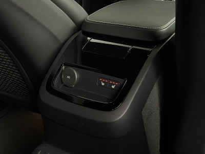 Volvo V60 T6*R-DESIGN*AWD*Plug-In Hybrid*HEAD UP*AHK*