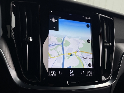 Volvo V60 T6*R-DESIGN*AWD*Plug-In Hybrid*HEAD UP*AHK*