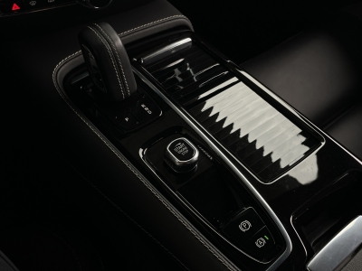 Volvo V60 T6*R-DESIGN*AWD*Plug-In Hybrid*HEAD UP*AHK*