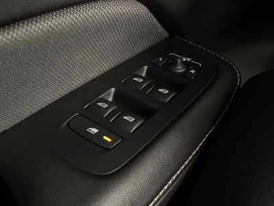 Volvo V60 T6*R-DESIGN*AWD*Plug-In Hybrid*HEAD UP*AHK*