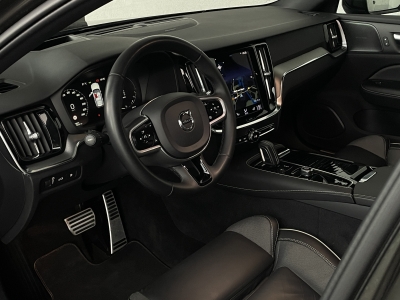 Volvo V60 T6*R-DESIGN*AWD*Plug-In Hybrid*HEAD UP*AHK*
