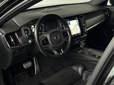 Volvo V90 T4*R-DEIGN*BLIS*19ZOLL*360° KAMERA*HARMAN*