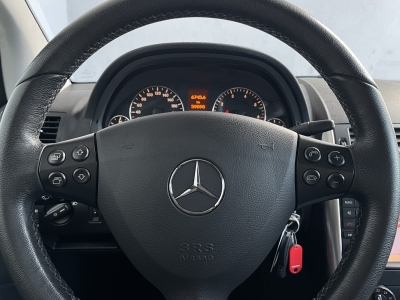 Mercedes-Benz A 180 *AVANTGARDE*NAVI*8-FACH*SHZ*NUR 59.090 KM*