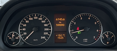 Mercedes-Benz A 180 *AVANTGARDE*NAVI*8-FACH*SHZ*NUR 59.090 KM*