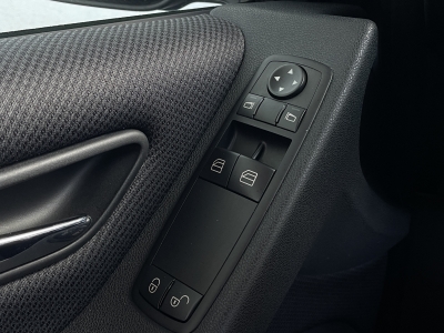 Mercedes-Benz A 180 *AVANTGARDE*NAVI*8-FACH*SHZ*NUR 59.090 KM*