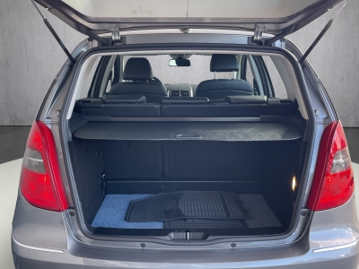 Mercedes-Benz A 180 *AVANTGARDE*NAVI*8-FACH*SHZ*NUR 59.090 KM*