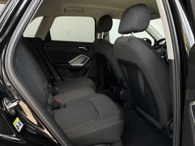 Audi Q3 1.5L / 35 TFSI S-LINE*