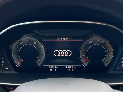 Audi Q3 1.5L / 35 TFSI S-LINE*