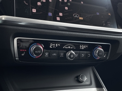 Audi Q3 1.5L / 35 TFSI S-LINE*