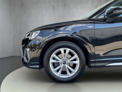 Audi Q3 1.5L / 35 TFSI S-LINE*