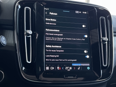 Volvo XC40 B*Plus Dark 2WD*360° KAMERA*20 ZOLL*PANO*