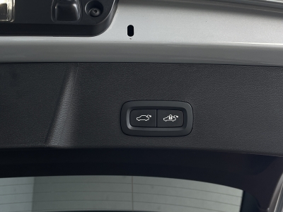 Volvo XC40 B*Plus Dark 2WD*360° KAMERA*20 ZOLL*PANO*