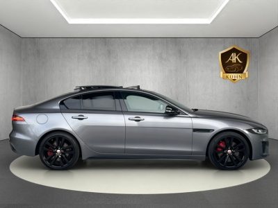 Jaguar XE P300*R-Dynamic*Black AWD*360° KAMERA*PANO*LED