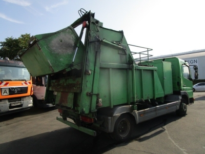 Mercedes-Benz 815 Atego Hublift, Senkenreiniger, kippbar! 8,6t