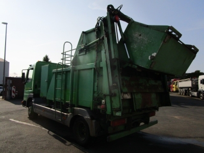 Mercedes-Benz 815 Atego Hublift, Senkenreiniger, kippbar! 8,6t