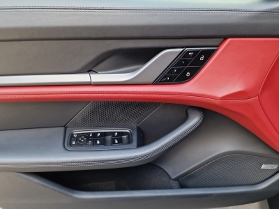 Porsche Taycan 4S Approved HuD PerfBat+ PDispl 4RadLenku
