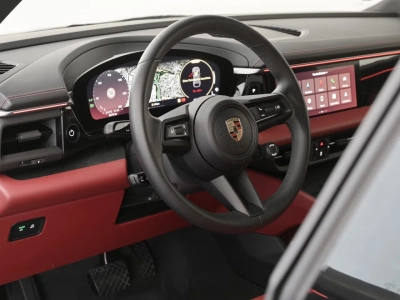 Porsche Macan 4 OffroadDesign Pano 22z PDLS+ Keyless