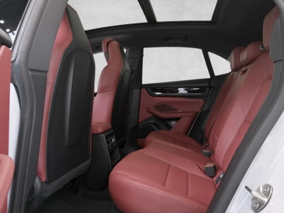 Porsche Macan 4 OffroadDesign Pano 22z PDLS+ Keyless