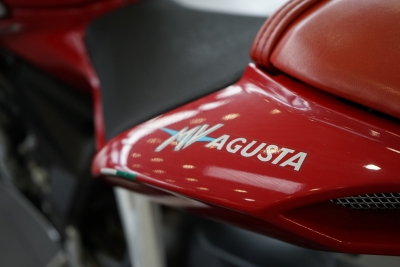 MV Agusta F3 675 QUICKSHIFT+ 4 Ven128 PS (94 kW) pro Zylinder, 3 Zylinder Reihe, Wasser-/ölgekühlt 71 Nm bei 10.600 U/min